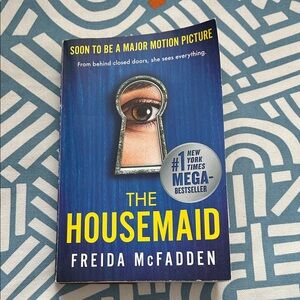 The Housemaid by Freida McFadden Book